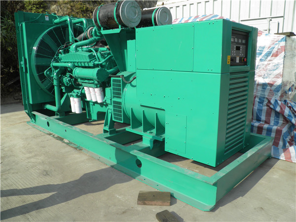 龙湖出租发电机 发电机组厂家：柴油发电机组的控制屏的作用是什么？