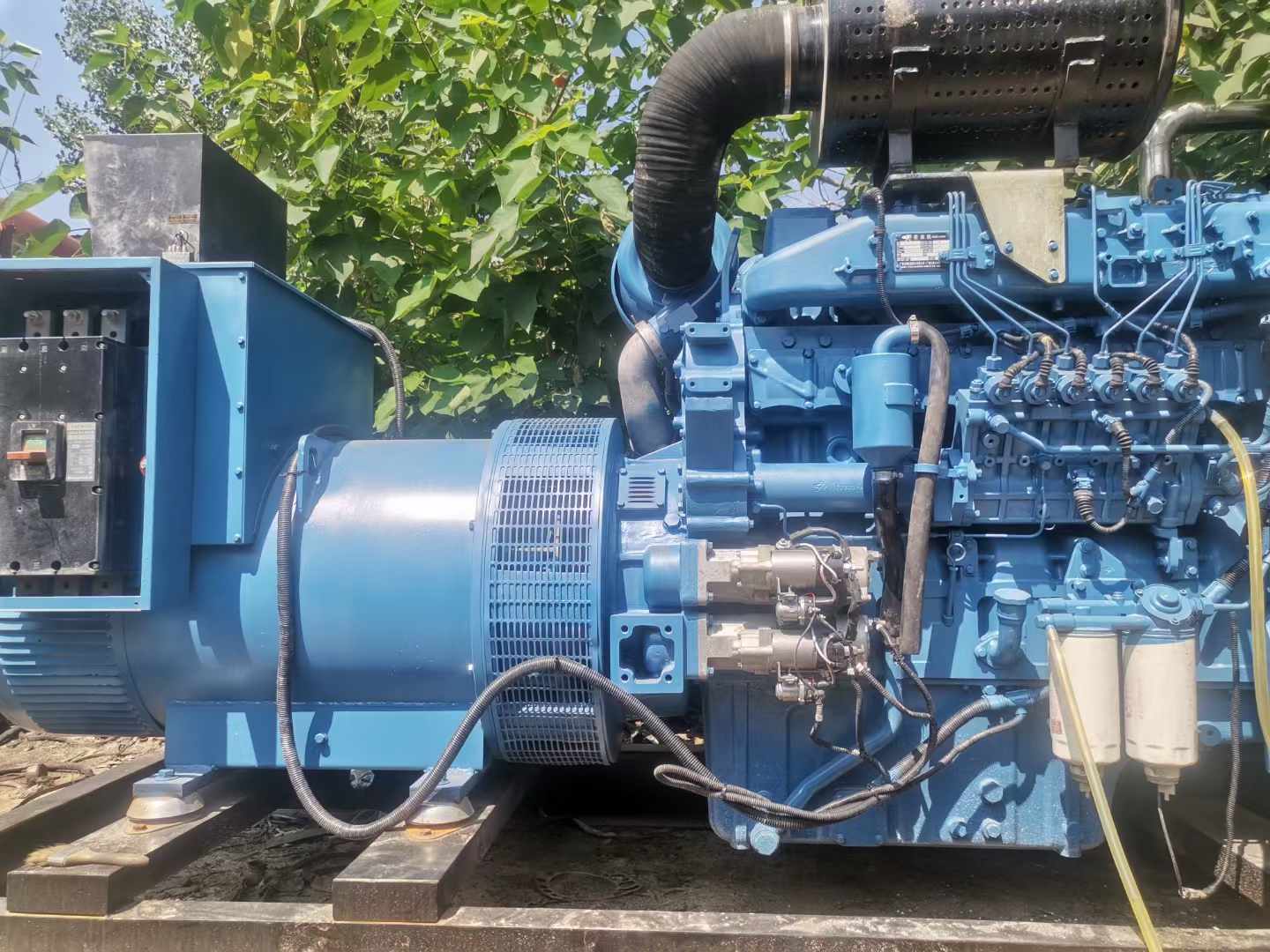 龙湖详细说明降低 800kW 柴油发电机输出电流波动的方法