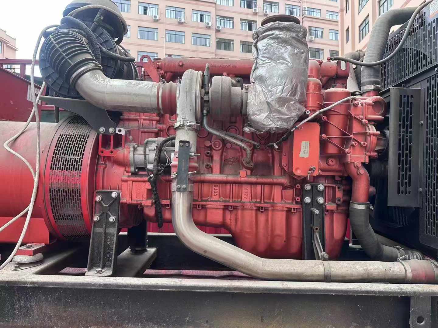 龙湖如何选择适合 600kW 柴油发电机组的过载保护器？